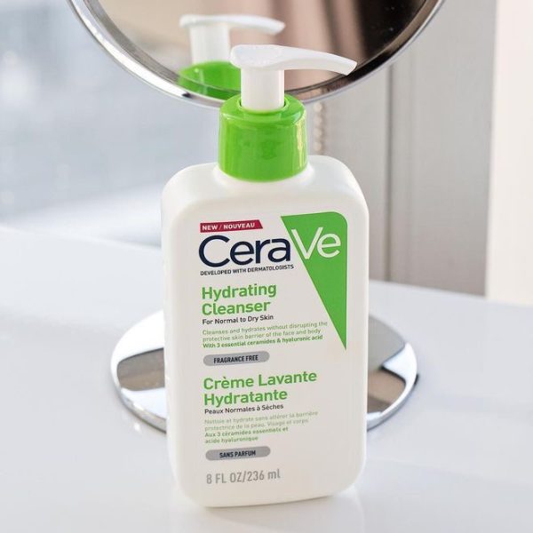 CeraVe Hydrating Cleanser - 236ml - Image 2