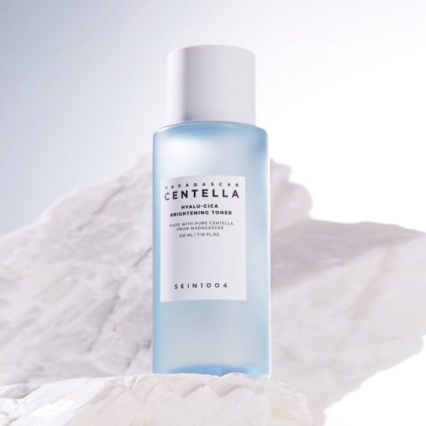 Skin1004 Madagascar Centella Hyalu-Cica Brightening Toner - 210ml - Image 3