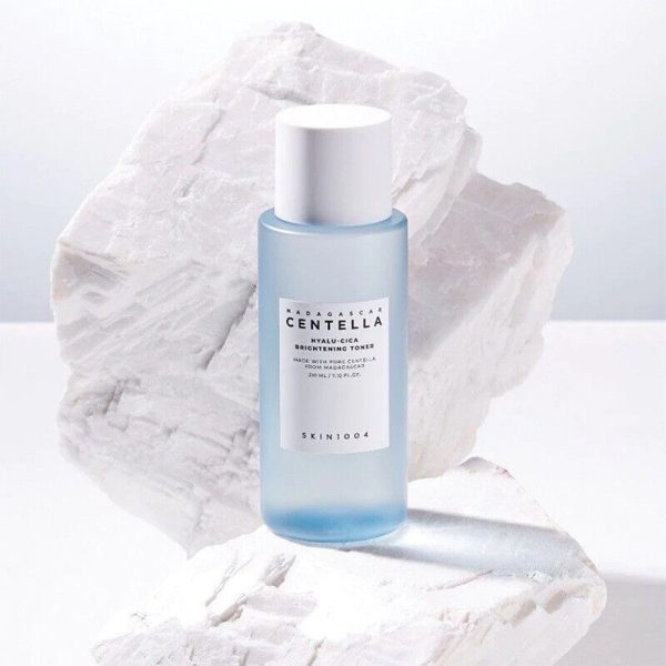 Skin1004 Madagascar Centella Hyalu-Cica Brightening Toner - 210ml - Image 2