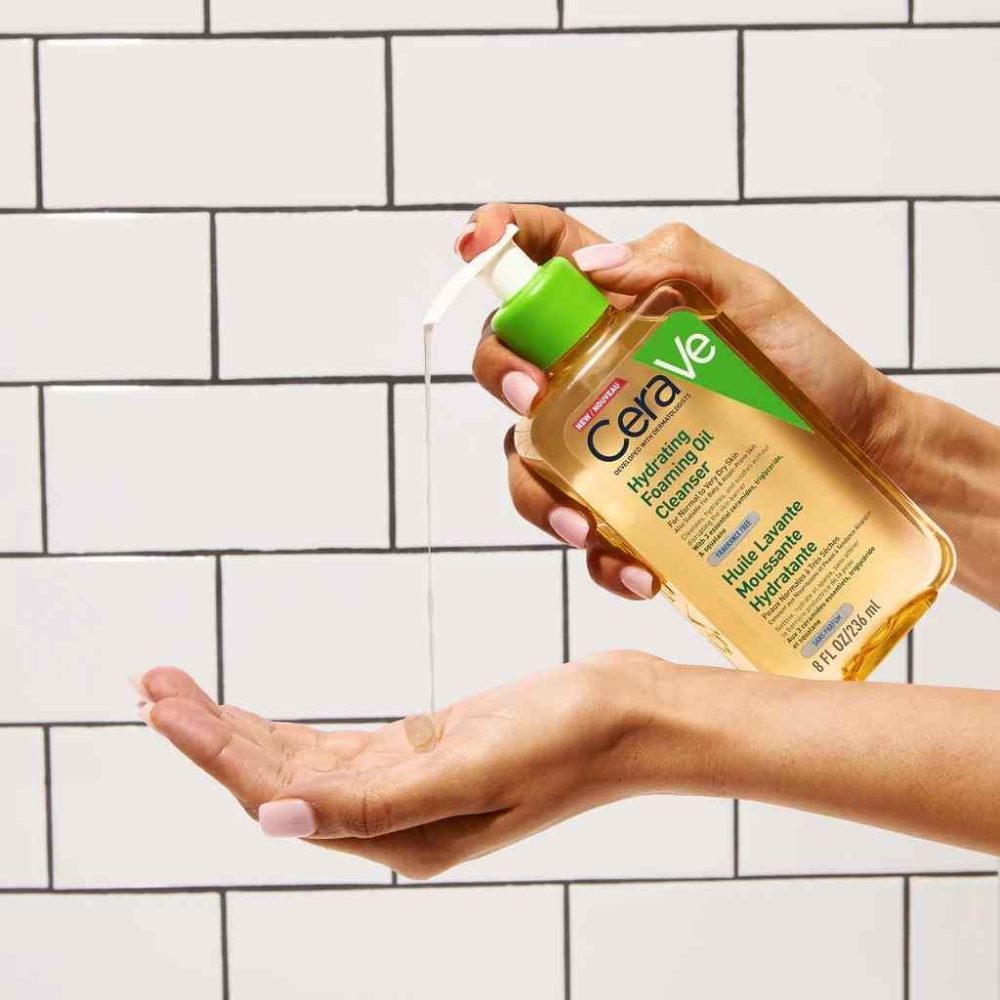 CeraVe Hydrating Foaming Oil Cleanser - 236ml - Image 2